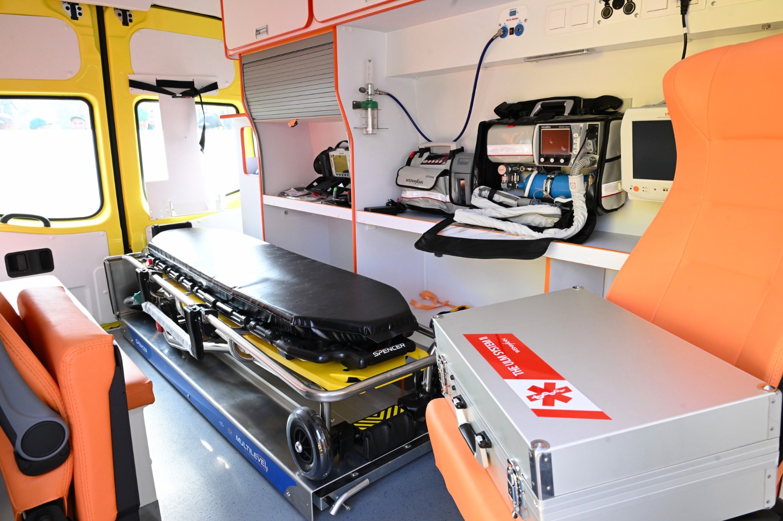 Алматы қаласында жаңа жедел жәрдем қызметтік  автокөліктерінің кілті табысталды.