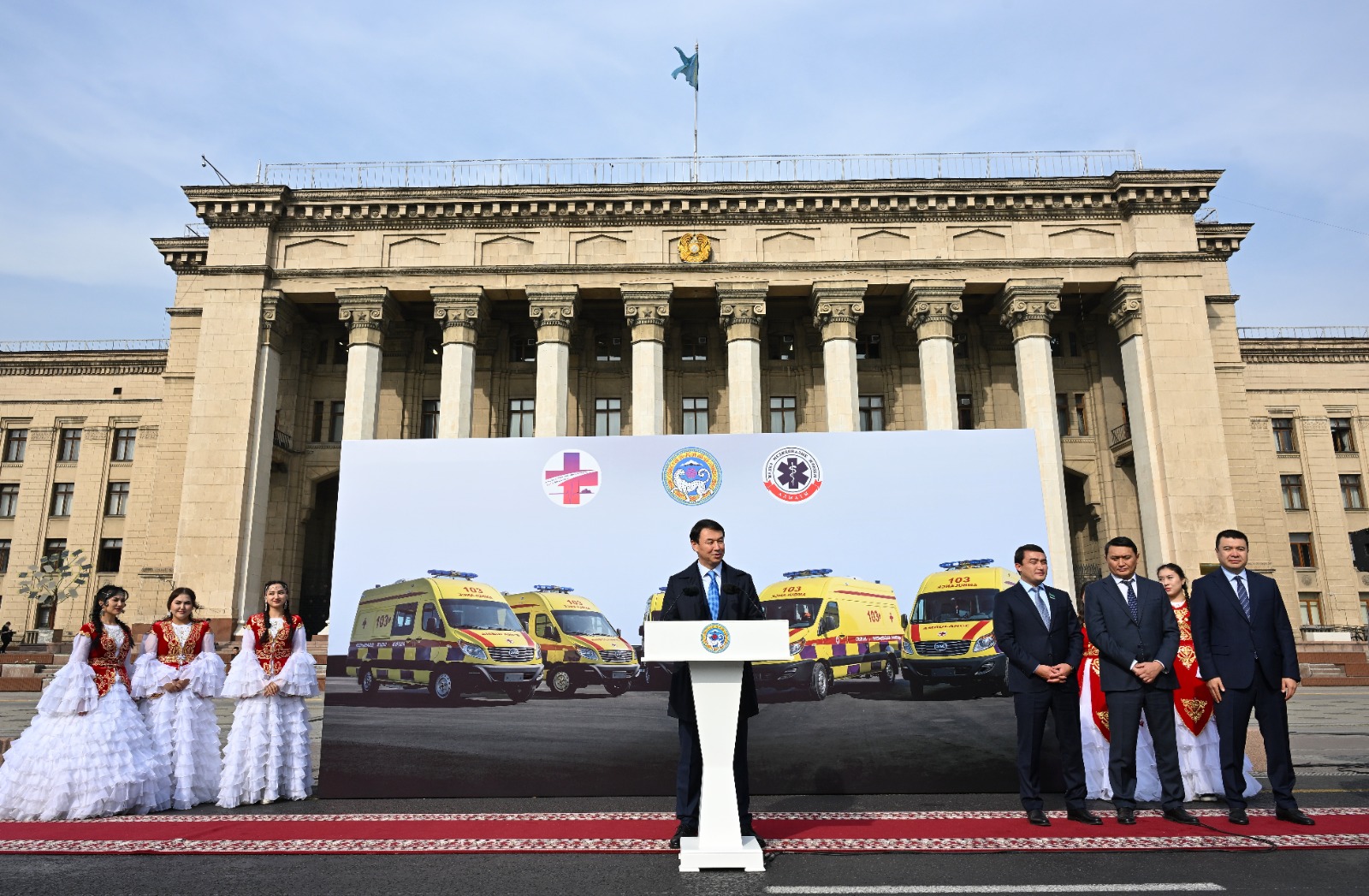 Алматы қаласында жаңа жедел жәрдем қызметтік  автокөліктерінің кілті табысталды.